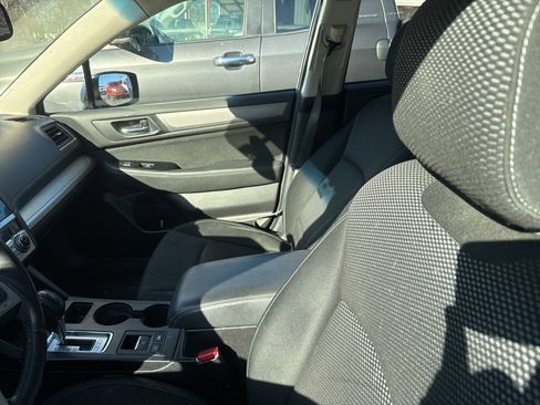 Used 2016 Subaru Outback 2.5i Premium image 8