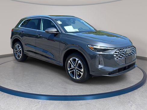 New 2026 Audi Q5 Premium image 3