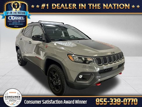 Used 2024 Jeep Compass Trailhawk AWD/4WD image 1