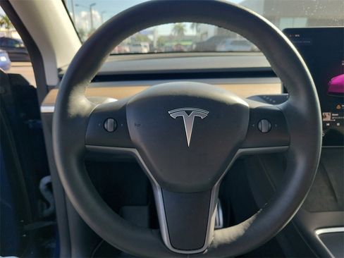 Used 2023 Tesla Model Y Performance image 15