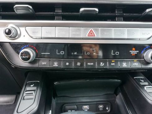 Used 2025 Kia Telluride S AWD/4WD image 24