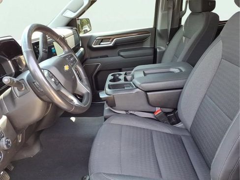 Used 2022 Chevrolet Silverado 1500 LT w/ Protection Package AWD/4WD image 5