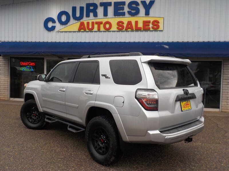 Used 2020 Toyota 4Runner TRD Off-Road Premium w/ Moonroof Package AWD/4WD image 8