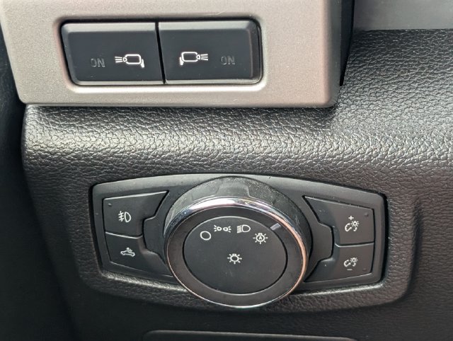 Used 2018 Ford F150 Lariat w/ Equipment Group 502A Luxury AWD/4WD image 28
