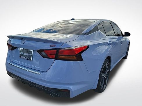 Used 2023 Nissan Altima 2.5 SR w/ SR Premium Package image 5