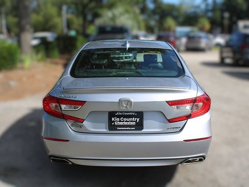 Used 2018 Honda Accord Sport image 10