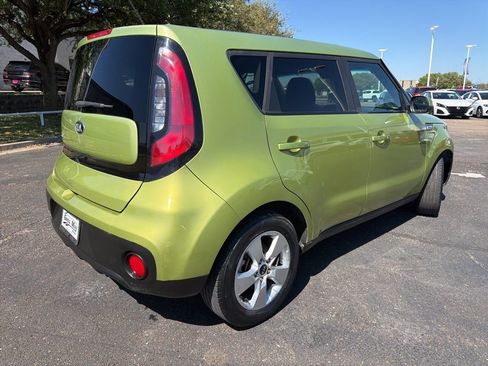 Used 2019 Kia Soul Base image 3