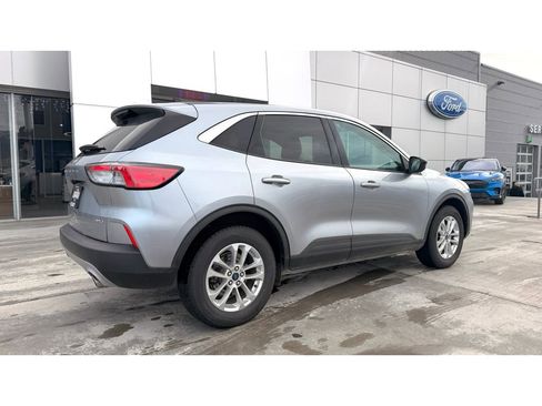 Used 2021 Ford Escape SE image 5