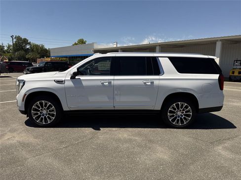 New 2026 GMC Yukon XL Denali RWD image 7