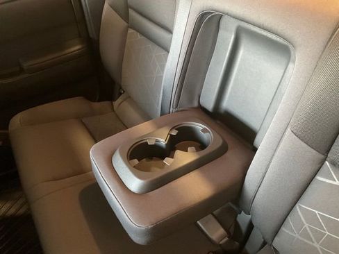 Used 2025 Nissan Frontier SV image 25