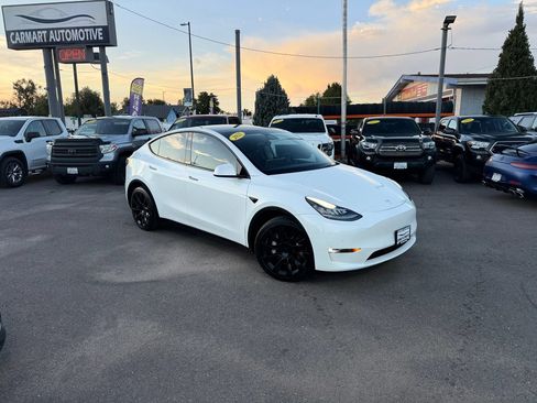 Used 2021 Tesla Model Y Long Range AWD/4WD image 2
