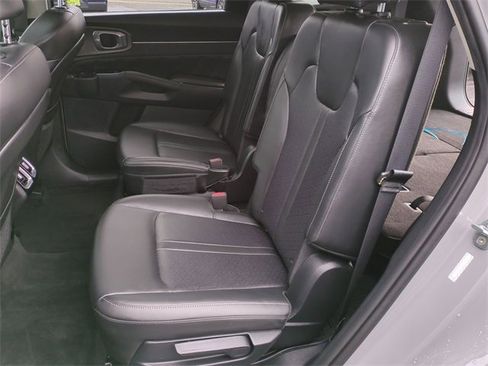 Used 2023 Kia Sorento SX image 26