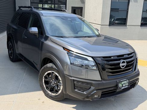 Used 2025 Nissan Pathfinder Rock Creek AWD/4WD image 6