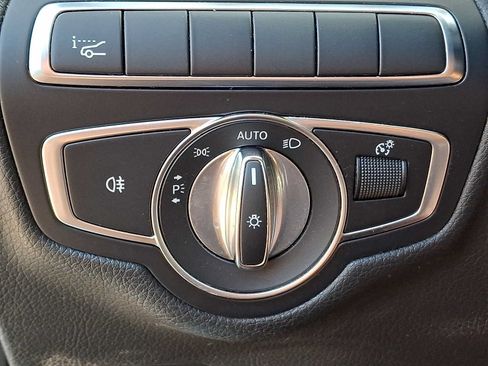 Used 2018 Mercedes-Benz GLC 300 4MATIC image 21