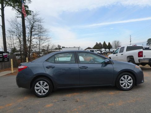 Used 2015 Toyota Corolla L image 4