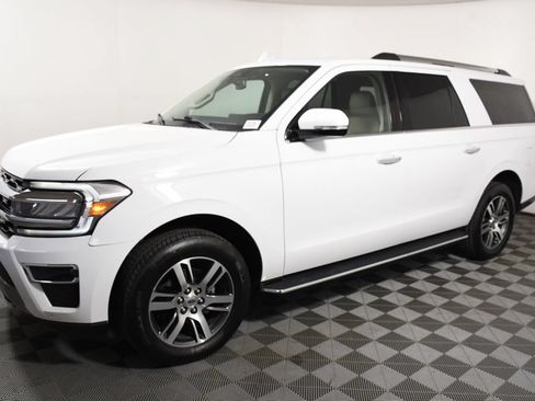 Used 2023 Ford Expedition Max Limited AWD/4WD image 2