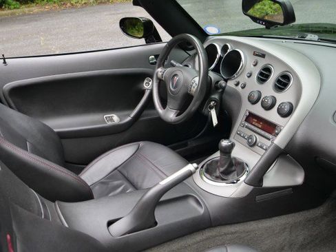 Used 2007 Pontiac Solstice GXP w/ Premium Package RWD image 24