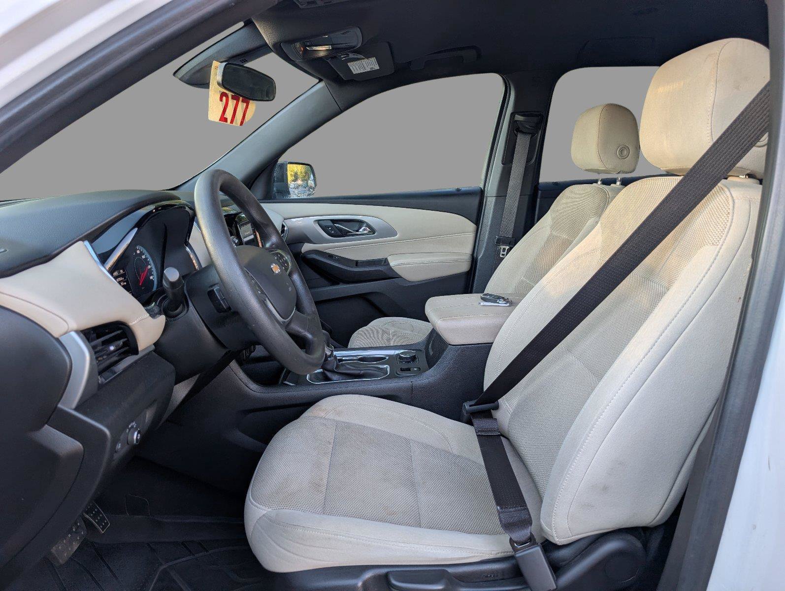 Used 2022 Chevrolet Traverse LS FWD image 16