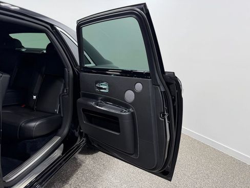 Used 2017 Rolls-Royce Ghost RWD image 11