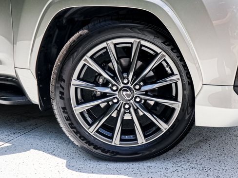Used 2022 Lexus LX 600 4WD w/ Appearance Package image 13