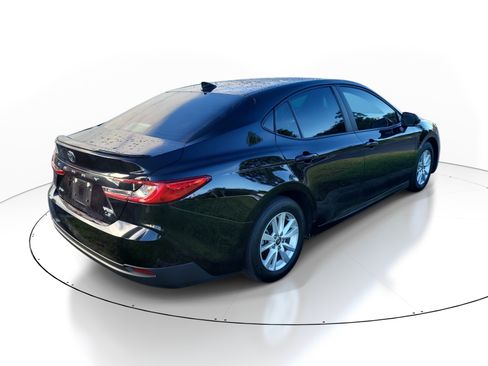 Used 2025 Toyota Camry LE w/ Convenience Package FWD image 7