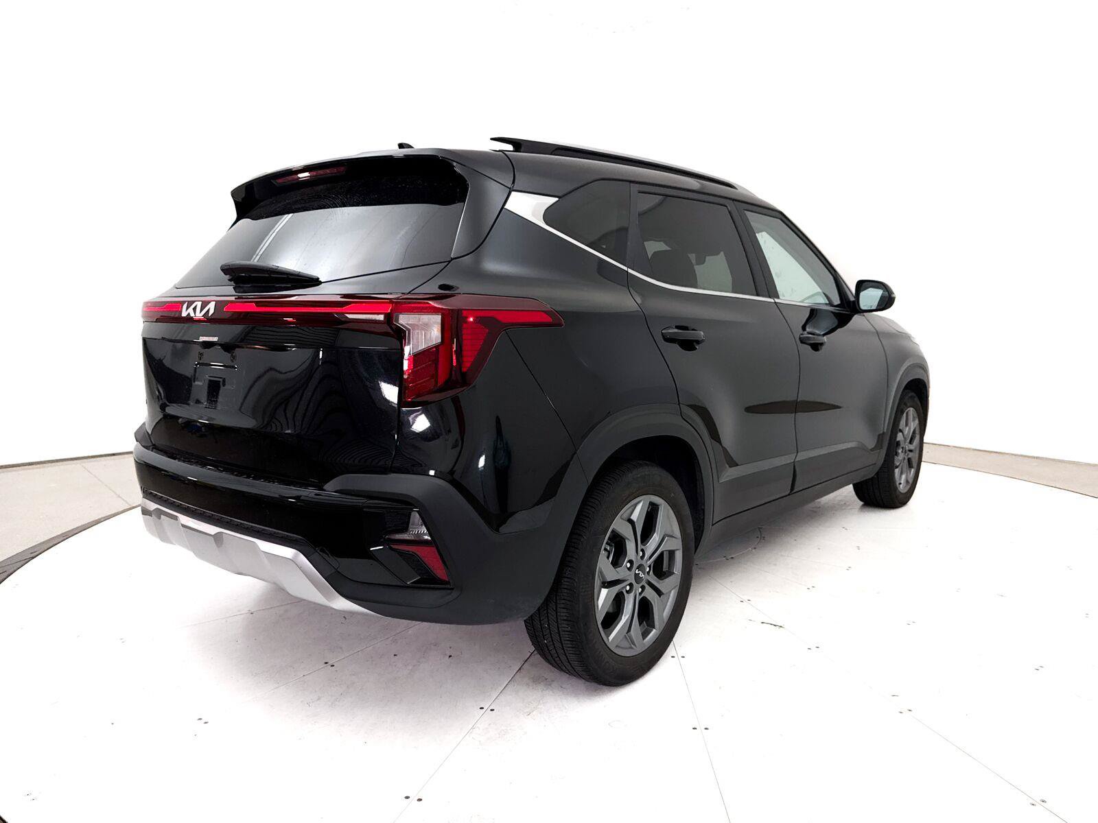 Used 2024 Kia Seltos S FWD image 19