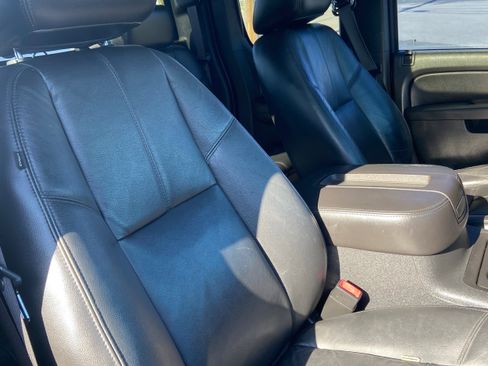 Used 2010 Chevrolet Silverado 1500 LTZ w/ Convenience Package AWD/4WD image 14