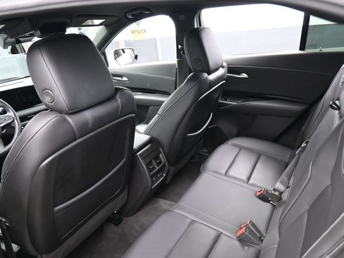 Used 2024 Cadillac XT4 Luxury w/ Cold Weather Package image 37
