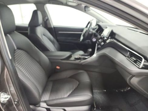 Used 2023 Toyota Camry SE FWD image 13