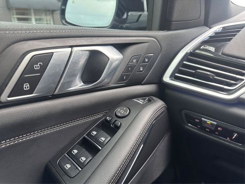 Used 2022 BMW X5 xDrive40i w/ Executive Package AWD/4WD image 19