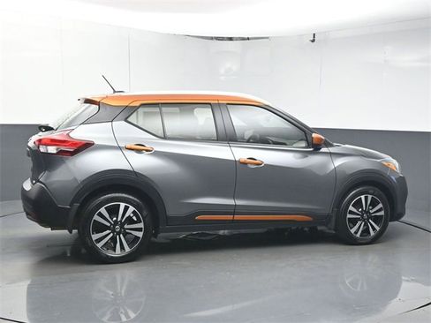 Used 2019 Nissan Kicks SV image 8