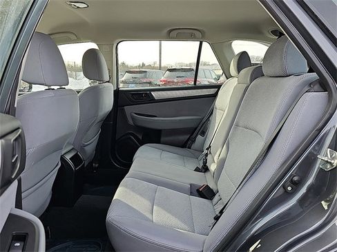 Used 2018 Subaru Outback 2.5i image 10