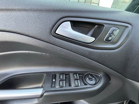 Used 2017 Ford Escape SE w/ SE Leather Comfort Package image 15