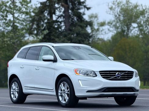 Used 2016 Volvo XC60 T5 Premier w/ Proximity Package FWD image 1