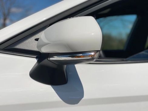 Used 2025 Toyota Camry SE image 11