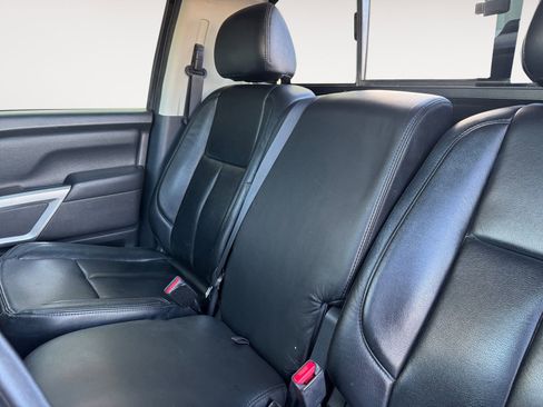 Used 2017 Nissan Titan SV image 13