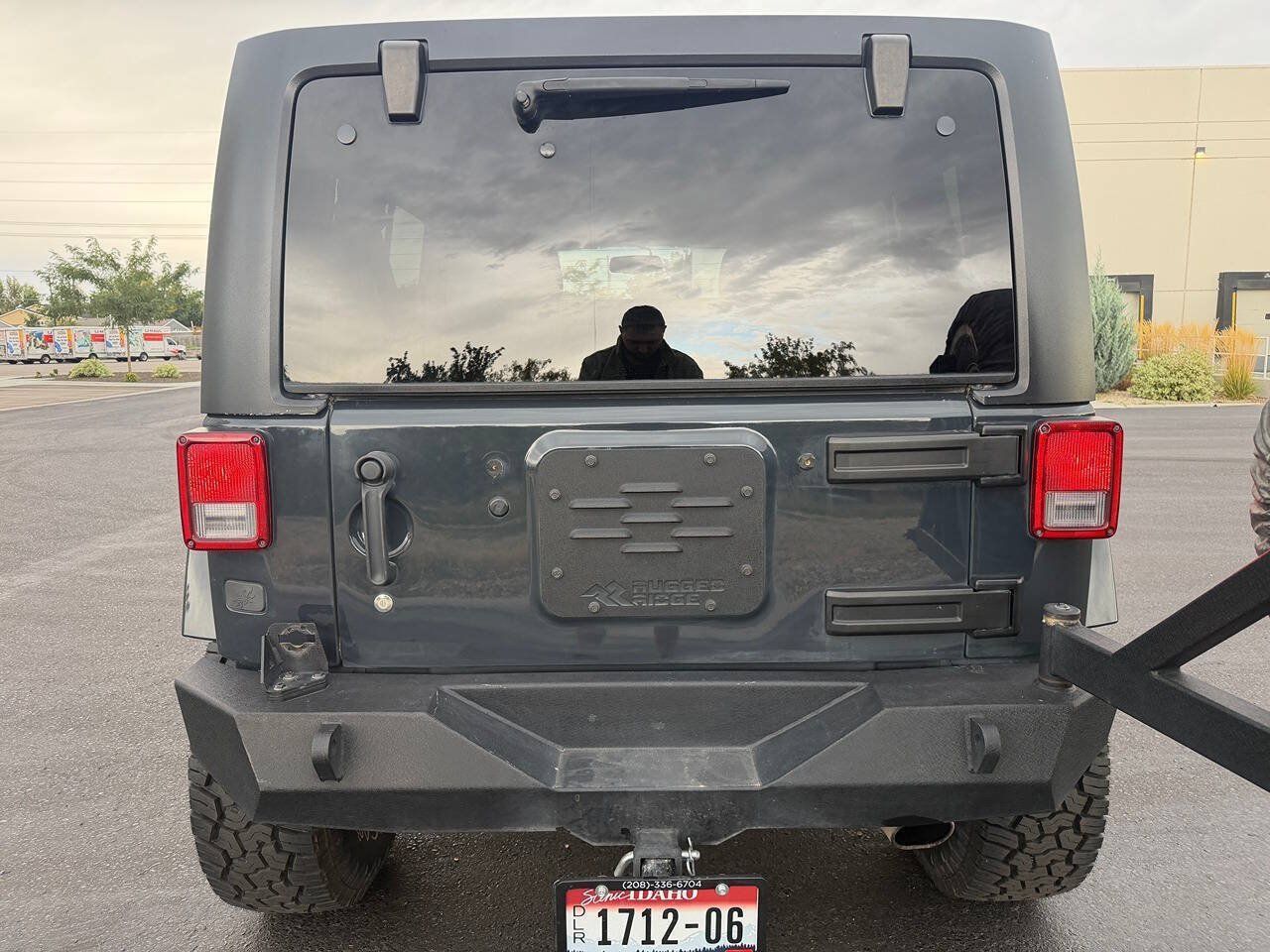 Used 2018 Jeep Wrangler Unlimited Sahara w/ Connectivity Group AWD/4WD image 27