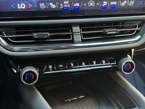 New 2026 Chevrolet Equinox EV RS image 24