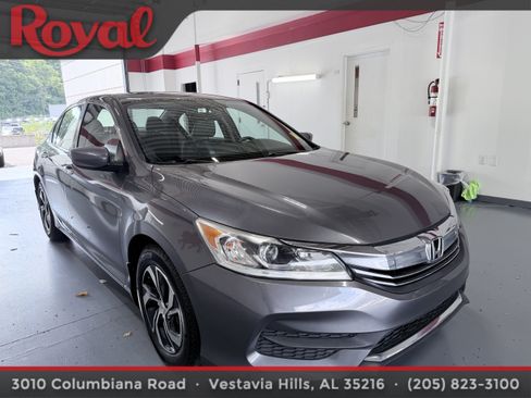 Used 2017 Honda Accord LX image 4