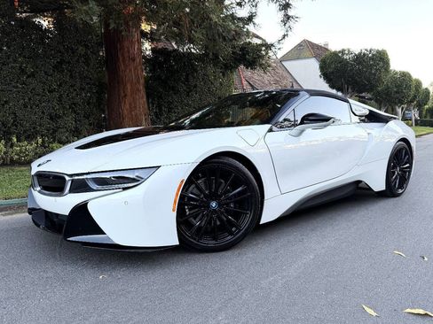 Used 2019 BMW i8 Roadster image 3