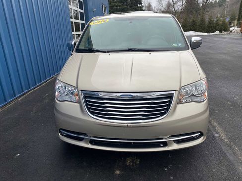 Used 2012 Chrysler Town & Country Touring-L w/ Entertainment Group #2 image 12