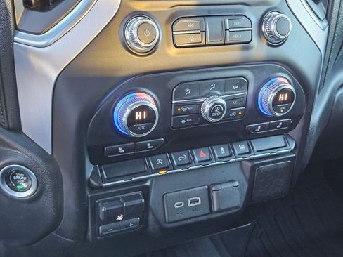 Used 2020 GMC Sierra 1500 SLE image 26