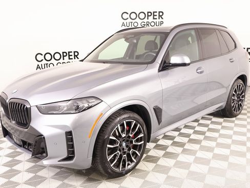 Used 2024 BMW X5 xDrive40i w/ M Sport Package image 11