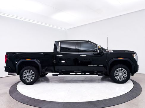 Used 2025 GMC Sierra 3500 Denali w/ Denali Reserve Package AWD/4WD image 40