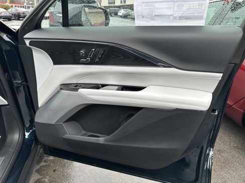 Used 2024 Cadillac Lyriq Sport image 14