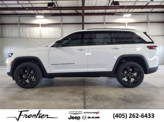New 2025 Jeep Grand Cherokee Altitude image 1