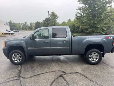Used 2011 GMC Sierra 2500 Denali w/ Suspension Package, Off-Road image 4