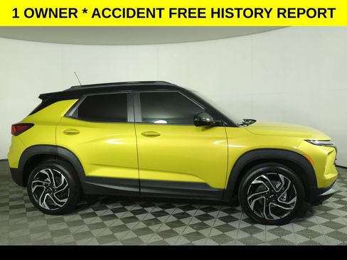 Used 2025 Chevrolet TrailBlazer RS w/ Convenience Package FWD image 2