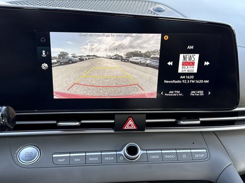 Used 2024 Hyundai Elantra SEL FWD image 22