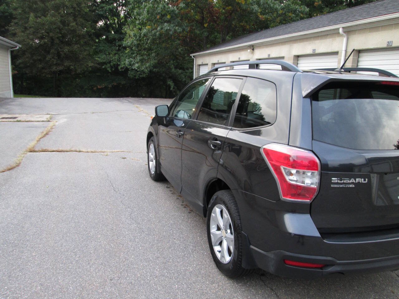 Used 2015 Subaru Forester 2.5i Premium AWD/4WD image 8